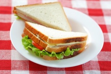 自制三明治,做法簡(jiǎn)單的營(yíng)養(yǎng)早餐,早上你想來一份嗎 自制三明治,做法簡(jiǎn)單的營(yíng)養(yǎng)早餐,早上你想來一份嗎