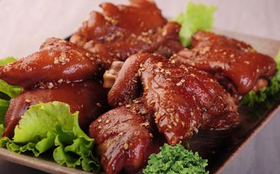 四川特色烤豬蹄技術(shù)培訓(xùn)，用法考究美容之佳品