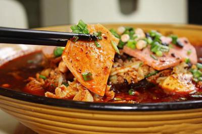 成都冒菜技術(shù)培訓(xùn)中心哪里一對(duì)一教學(xué)？底料真材實(shí)料