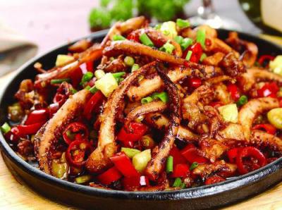 鐵板燒技術培訓學校哪里好？小吃培訓中心