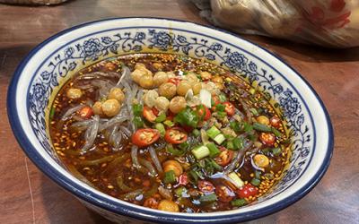 酸辣粉培訓(xùn)哪家味道好？  成都酸辣粉培訓(xùn)哪家味道好？